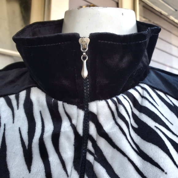 New With Tag Blast Black & White Zebra Print Velvet Zipped Up Front Jacket /Med. - Picture 6 of 11